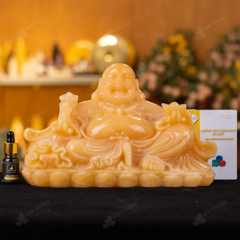 Phật Di Lặc để trên bàn thờ Ông Địa giúp hút tài lộc, kinh doanh phát đạt